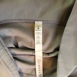 Lululemon grey leggings yoga pants size 10 new w/o tags 3/4 length yoga